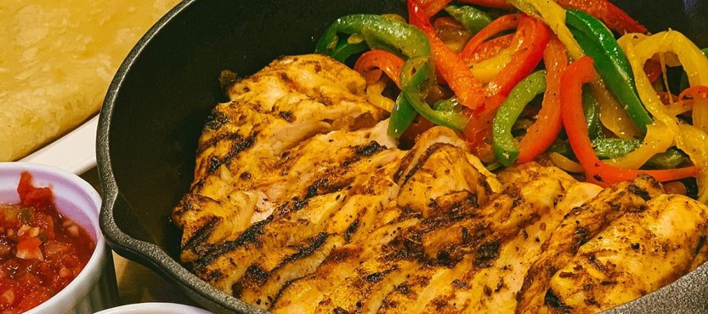 GRILLED CHICKEN FLAME GRLLED FAJITAS